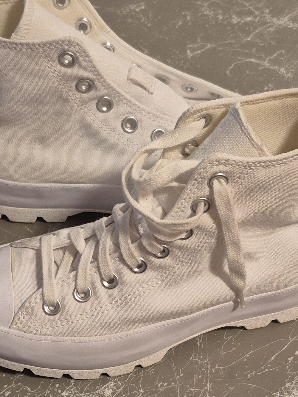 CONVERSE Chuck Taylor All Star Hi Lugged High Top Shoes 565902C Women's Size 8